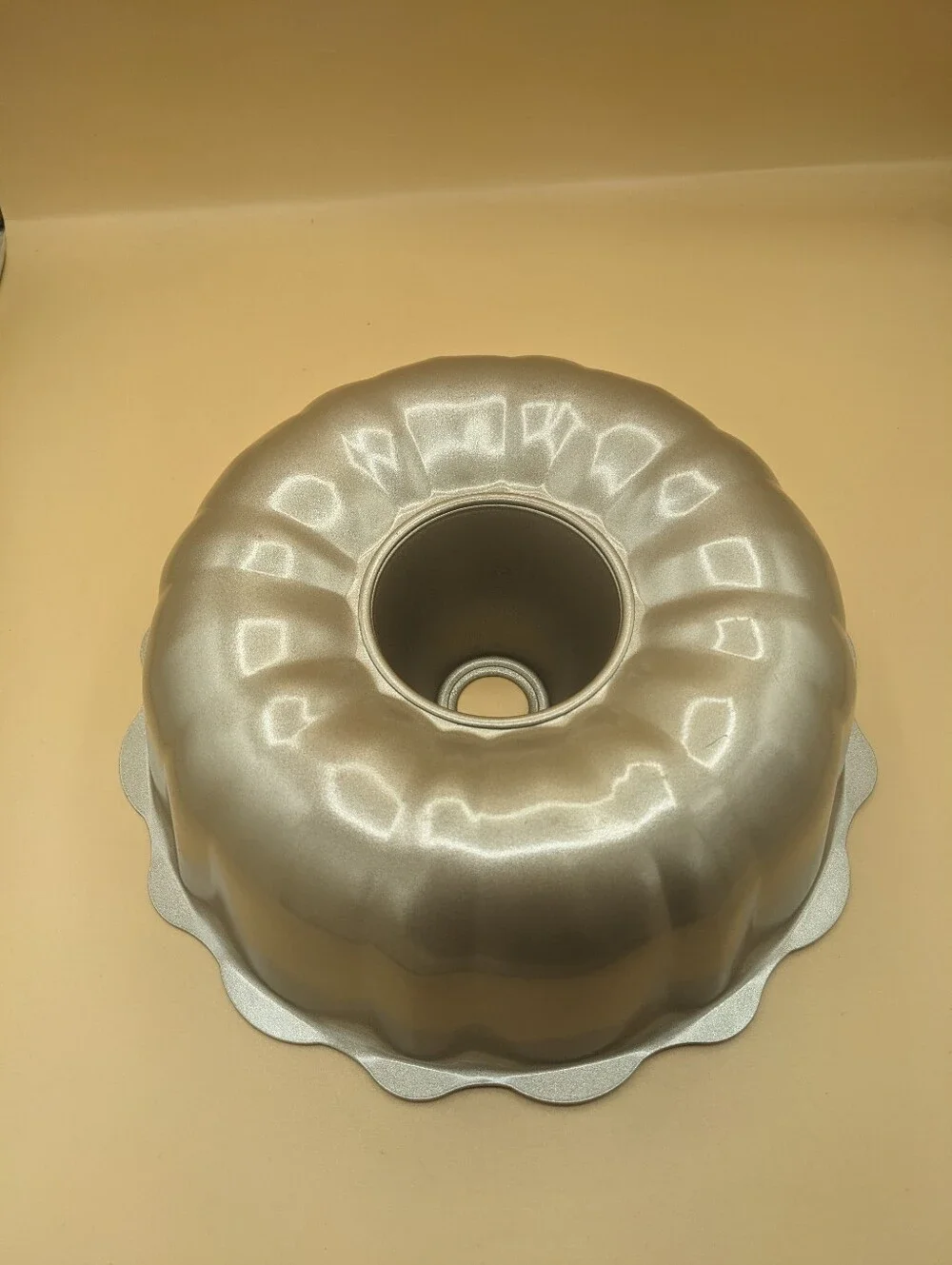 Vintage Fluted Tube Cake  Medium Brown Metal Mold Ring Cake Pan 9.5